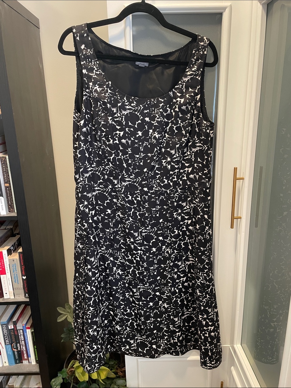 Ann Taylor Black and White Printed Sleeveless Midi Dress